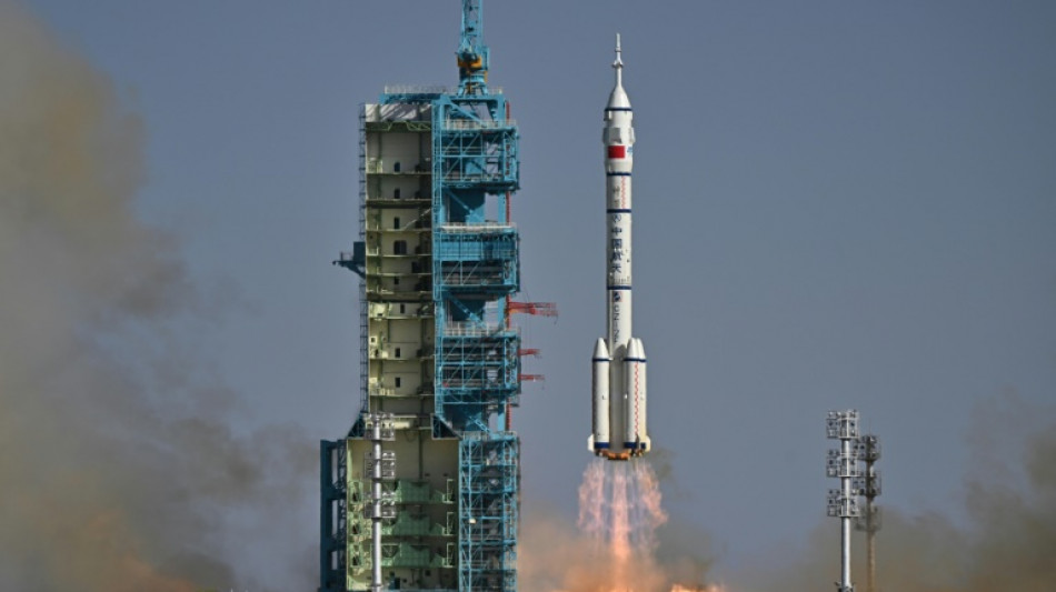 Drei Taikonauten zur chinesischen Weltraumstation aufgebrochen