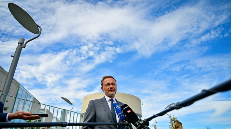 Lindner kritisiert &Auml;u&szlig;erung von Gr&uuml;nen-Chefin Lang zu "roter Linie" im Akw-Streit