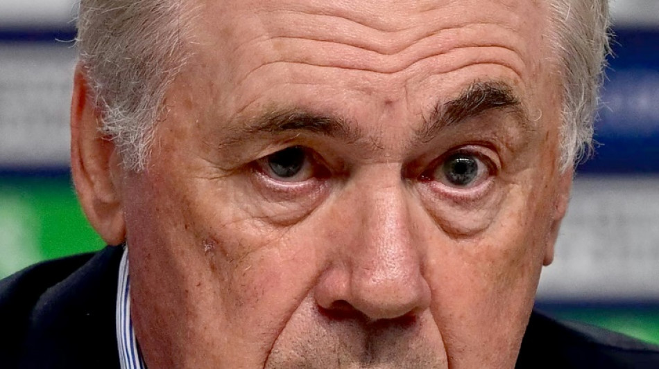 Uma defesa s&oacute;lida ajuda a 'fazer a diferen&ccedil;a', diz Ancelotti