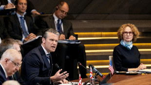 Secret&aacute;rio de defesa americano anuncia reavalia&ccedil;&atilde;o da presen&ccedil;a militar na Europa