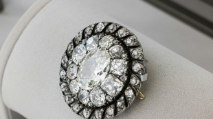 Venta récord en Ginebra de un broche de Napoleón, por más de 4 millones de dólares