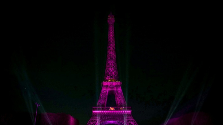 Octobre rose: les cancers du sein liés au travail, un angle mort de la prévention en France