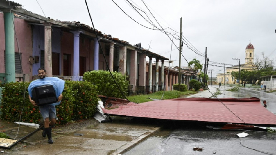 Cuba plong&eacute; dans le noir apr&egrave;s le passage de l'ouragan Ian