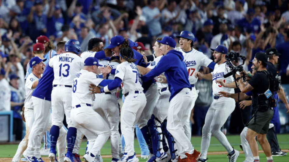 Dodgers win thriller to advance after Phillies blunder
