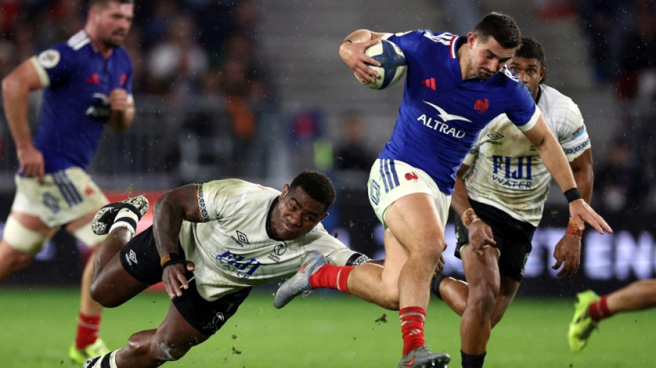 Rugby: sans briller, la France remet la marche avant contre les Fidji