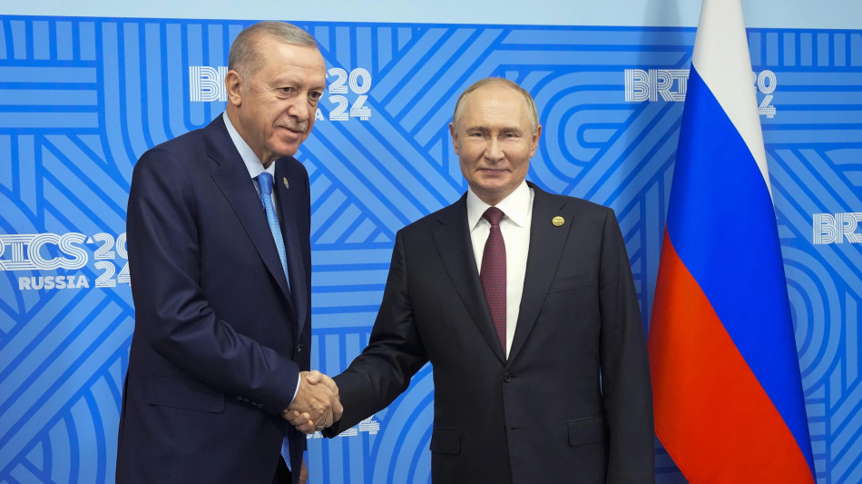 Erdogan a Putin,Turchia pronta a ospitare colloqui di pace