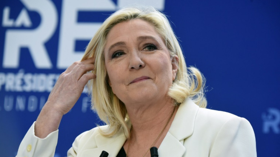 Pr&eacute;sidentielle: les parrainages au coeur des pr&eacute;occupations, P&eacute;cresse et Jadot en meeting