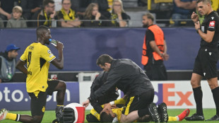 N&auml;chster BVB-Ausfall: Karetsas&nbsp;auf Trage vom Platz gebracht