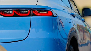 Va ad acquistare droga e viene picchiata e violentata