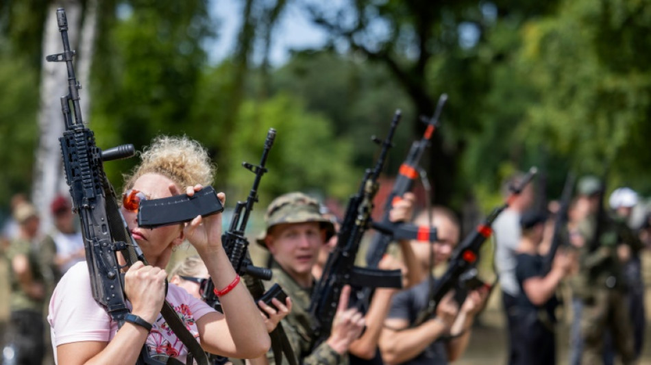 Des civils polonais s'entra&icirc;nent avec l'arm&eacute;e, l'Ukraine et le B&eacute;larus &agrave; l'esprit