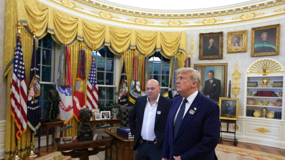 Trump afirma que el estrecho de Ormuz estar&aacute; "completamente abierto" el viernes tras acuerdo con Ir&aacute;n