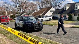 Matam a tiros tr&ecirc;s pessoas nos Estados Unidos; suspeito foge