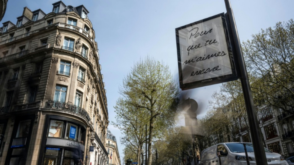 C&eacute;line Dion: de myst&eacute;rieuses affiches relancent les sp&eacute;culations sur des concerts &agrave; Paris