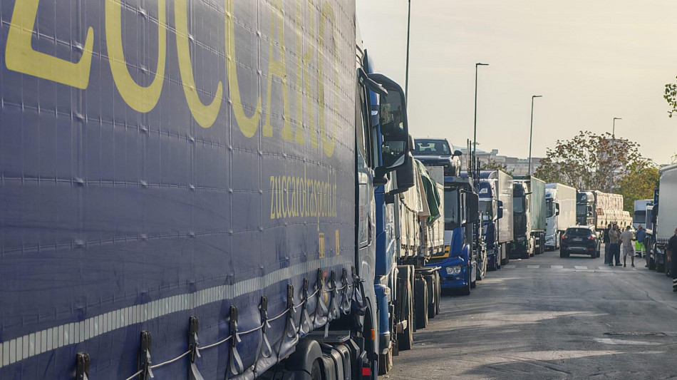 Protesta Tir, verso normalizzazione in Calabria in attesa del 27 ottobre