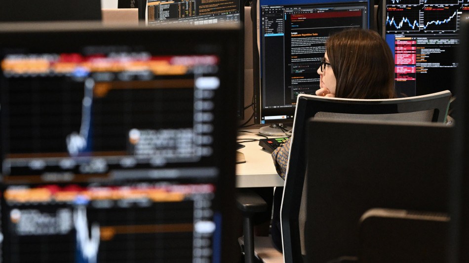 Lo spread tra Btp e Bund apre in lieve calo a 77 punti