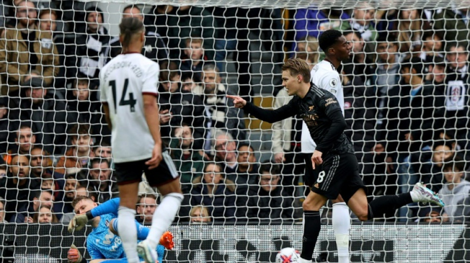 Arsenal regain five-point lead with Fulham stroll, Casemiro sent off as  Man Utd draw