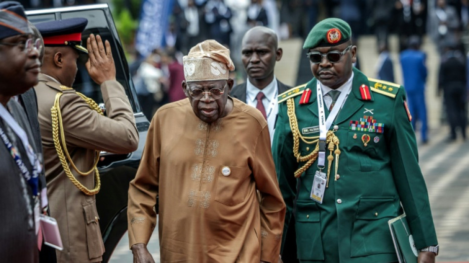 Military plane crash kills 32 in Nigeria