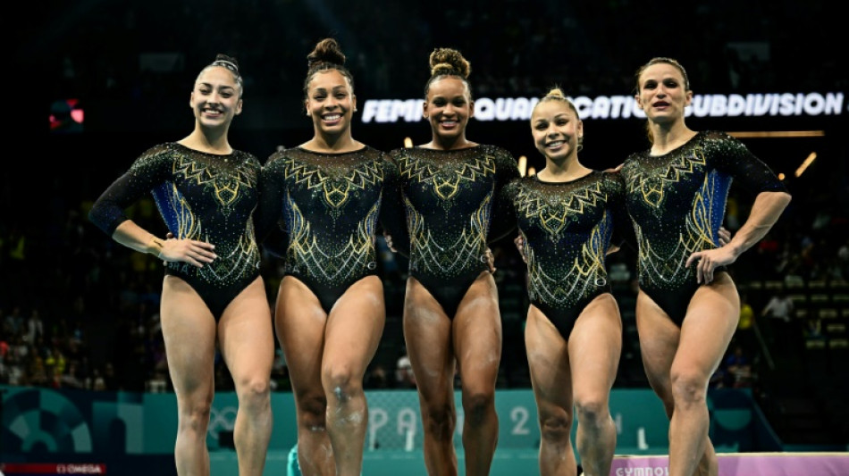 Com show de Rebeca Andrade, Brasil vai a 5 finais na gin&aacute;stica art&iacute;stica feminina de Paris