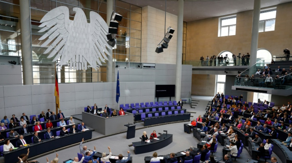 Bundestag berät über Gesetze zu Pflege und Kohlendioxid-Speicherung