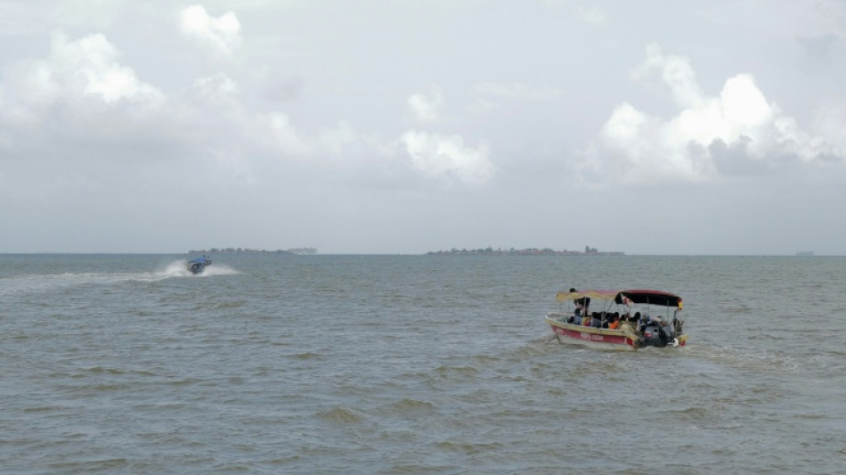 Lancha com 21 pessoas a bordo, a maioria migrantes venezuelanos, naufraga no Panam&aacute;