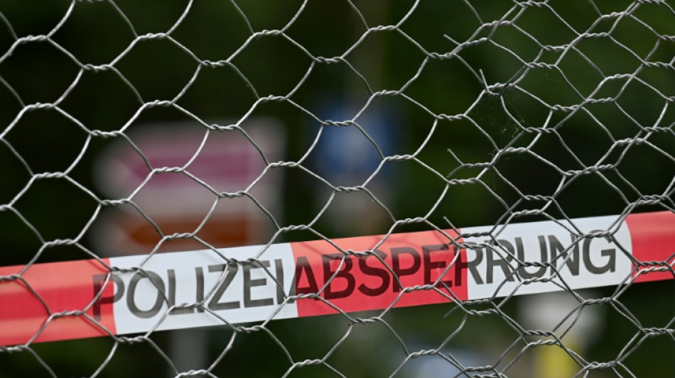 Polizei nimmt nach Leichenfund auf Parkplatz in Sachsen Tatverd&auml;chtigen fest
