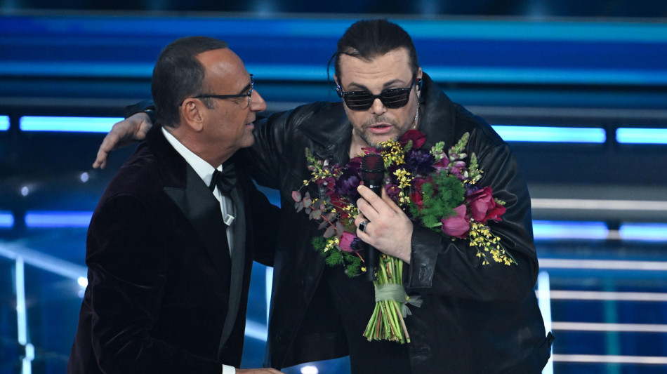 Sarcasmo Grignani a Conti, 'sui fiori c'&egrave; il numero della Pausini cos&igrave; la chiamo?'