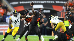 Browns snuff out Rodgers fightback to beat Steelers 27-24