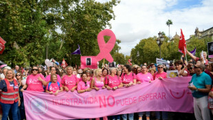 Fuerte movilización en Sevilla por retrasos en las pruebas de detección del cáncer de mama
