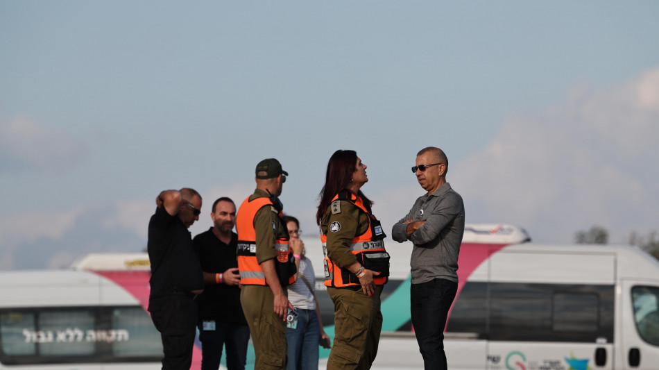 Gli ultimi 13 ostaggi vivi consegnati all'Idf