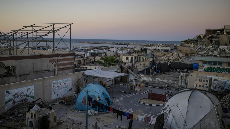 Media, 'oggi governo Israele esaminerà accordo e ritiro Idf'