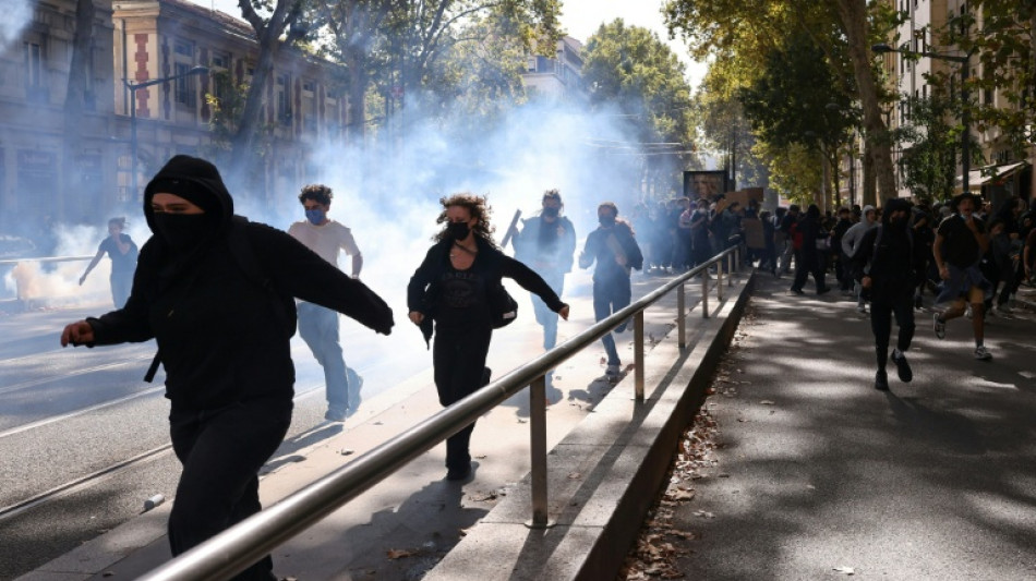 735 Schulen in Frankreich von Protesten betroffen - Regierung nimmt Eltern in die Pflicht 