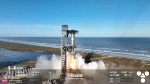 SpaceX gelingt bei Testflug von Mega-Rakete Starship erneut Wiederauffangen von Raketenstufe