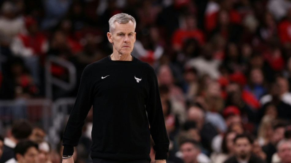 Donovan steps down as Bulls coach