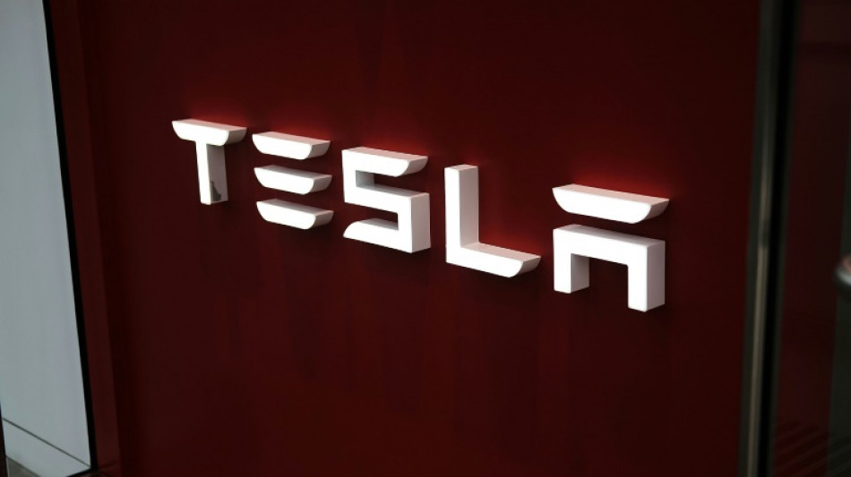 Mehr als 270 Unf&auml;lle mit von Autopiloten gesteuerten Teslas in den USA