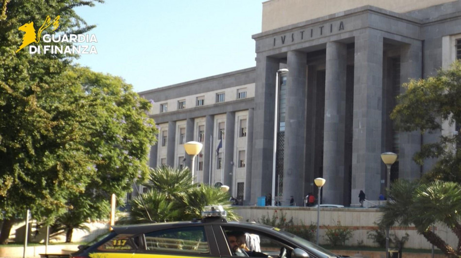 Sottratti 2 mln destinati a coste sarde, arrestato ex direttore