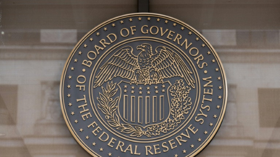 Aux Etats-Unis, la Fed maintient le cap, note que l'&eacute;conomie ralentit