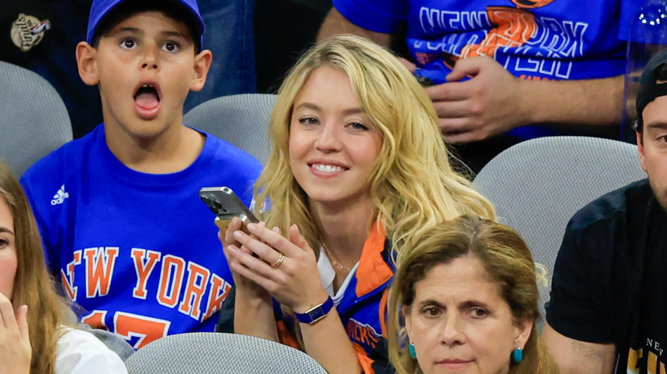 >ANSA-BOX/Sidney Sweeney posa nuda per scommesse sportive, campionesse "noi umiliate"