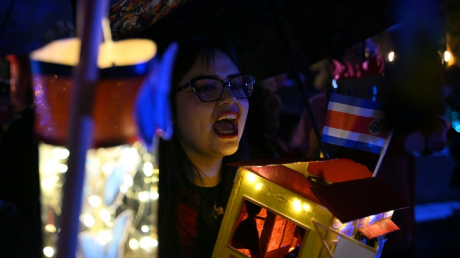 Costa Rica: manifestations contre la pr&eacute;sidente accus&eacute;e de menacer la d&eacute;mocratie