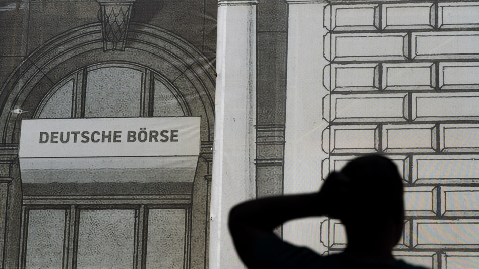 Borsa: l'Europa chiude fiacca, balzo dei titoli di Stato