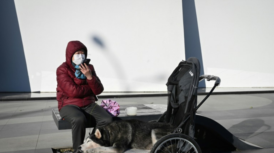 Usuarios de la red social china Weibo reciben advertencias contra el "pesimismo" econ&oacute;mico