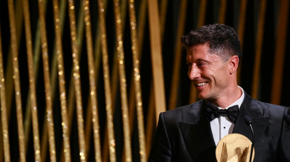Lewandowski wins Mueller Trophy for top scorer