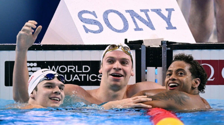 Mondiaux de natation: après le record, Léon Marchand se pare d'or