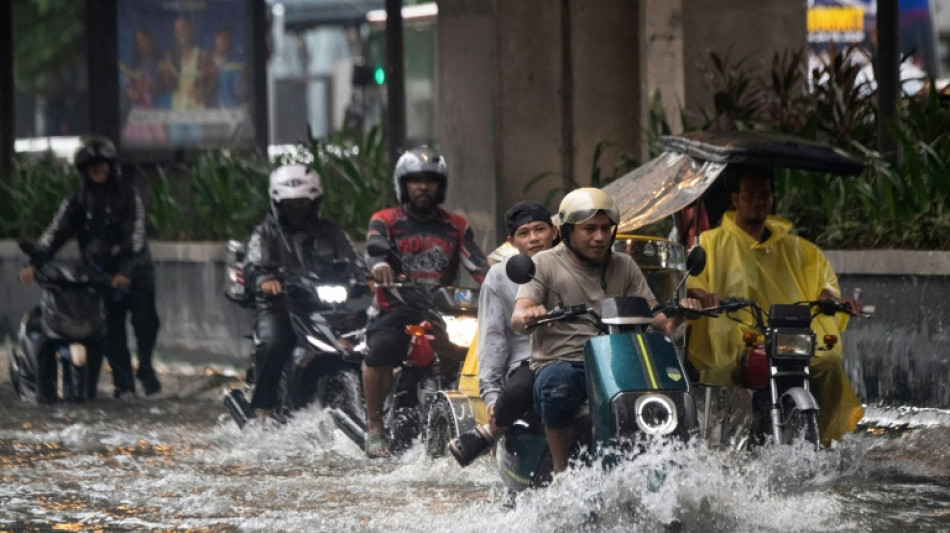 Days of heavy rain leave at least 16 dead in Philippines