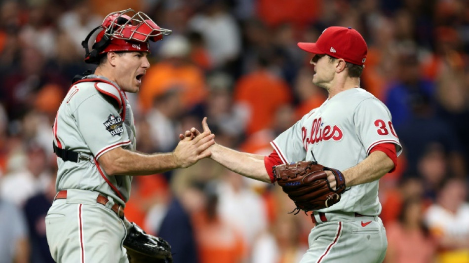 Realmuto homer lifts Phillies over Astros in World Series Game 1