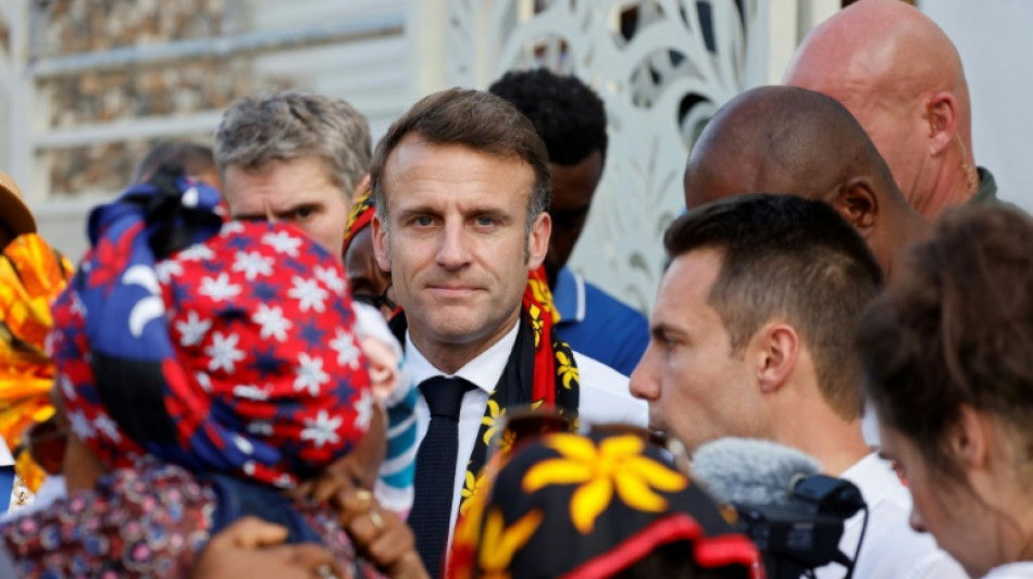 Avant une r&eacute;union de crise, Macron dans une zone enclav&eacute;e de Mayotte o&ugrave; l'eau manque