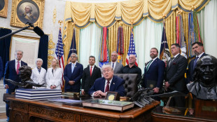 Trump, a Iran offriamo accordo equo, accettino o distruggeremo centrali e ponti