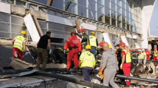 Desabamento de teto de esta&ccedil;&atilde;o de trem deixa 14 mortos na S&eacute;rvia