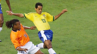 Morre ex-lateral Z&eacute; Carlos, vice-campe&atilde;o mundial pela Sele&ccedil;&atilde;o Brasileira em 1998