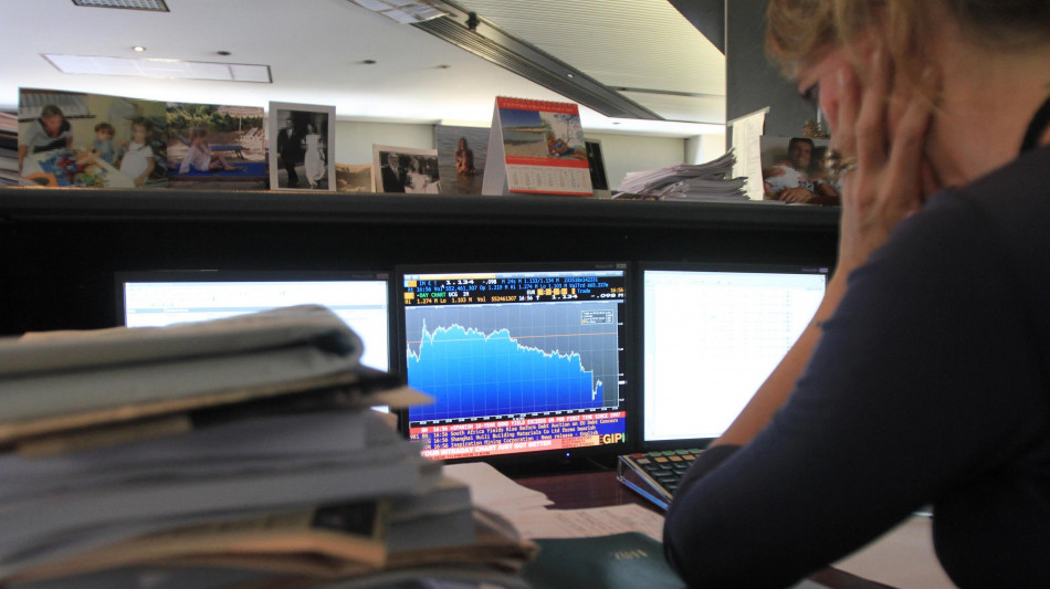 Borsa: Milano chiude poco sopra la parità, +0,03%