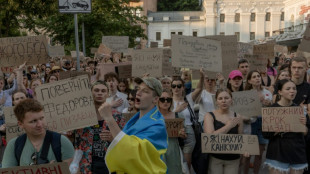 Zelensky enfrenta crise pol&iacute;tica cada vez mais profunda